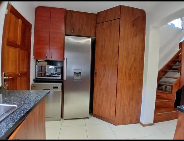 3 BEDROOM TOWNHOUSE FOR SALE IN HONEYDEW RIDGE